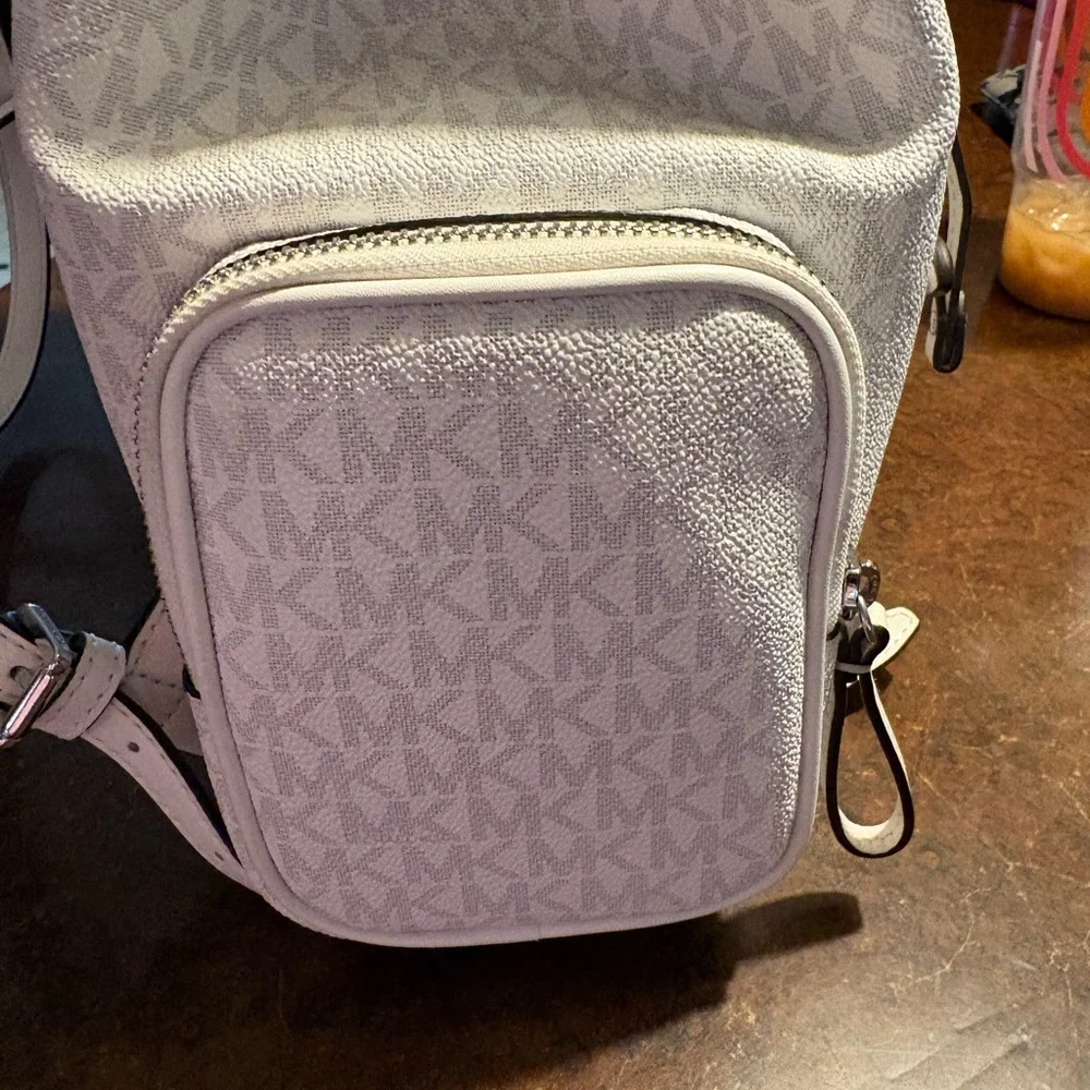 Michael Kors White Signature Logo Backpack with Chain Detail - Picture 4 of 7